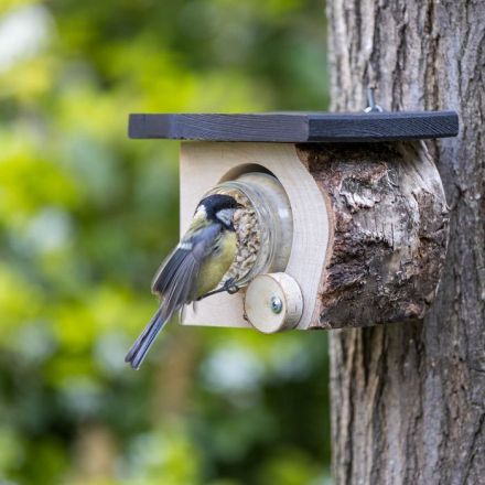 Erdnussbutterhalter Holzstamm